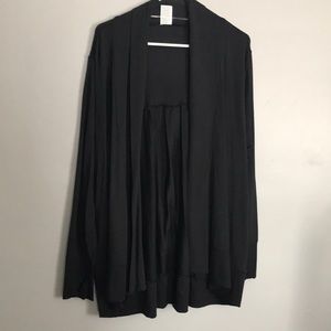 Black open cardigan with thumb hole and pockets